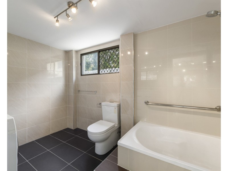 28 Old Northern Road, Albany Creek QLD 4035