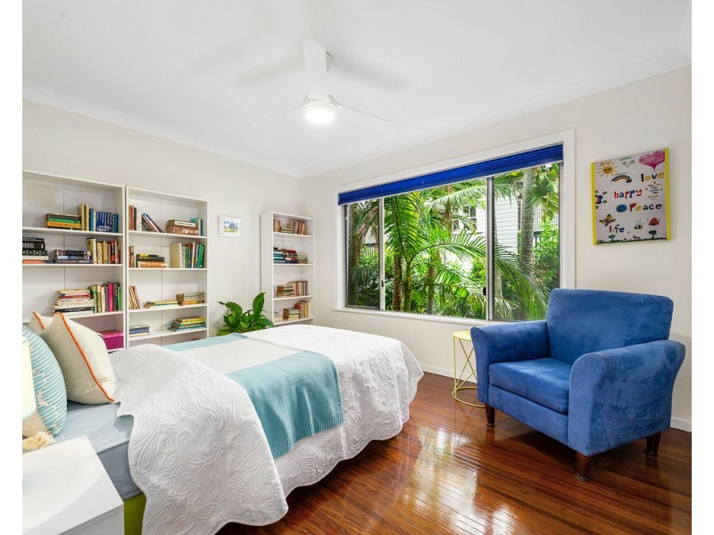 284 Edinburgh Castle Road, Wavell Heights QLD 4012