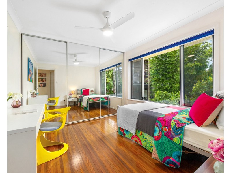 284 Edinburgh Castle Road, Wavell Heights QLD 4012