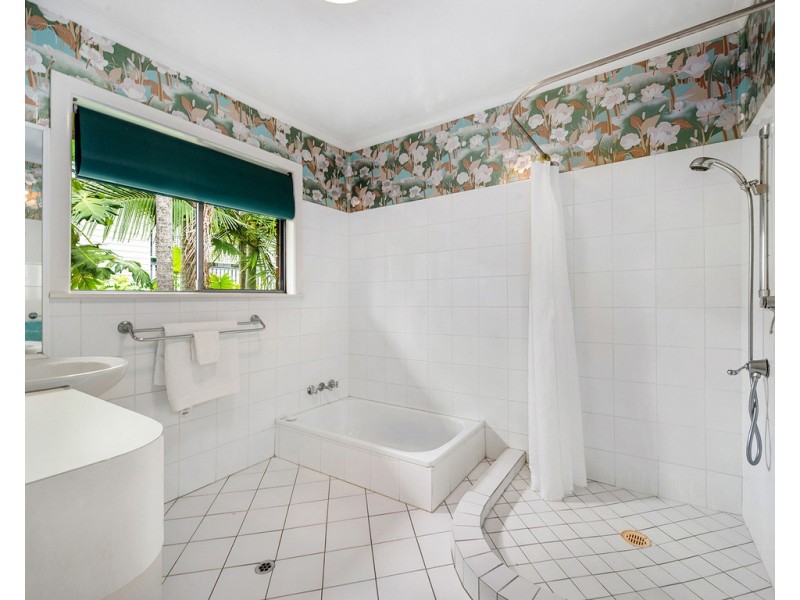 284 Edinburgh Castle Road, Wavell Heights QLD 4012