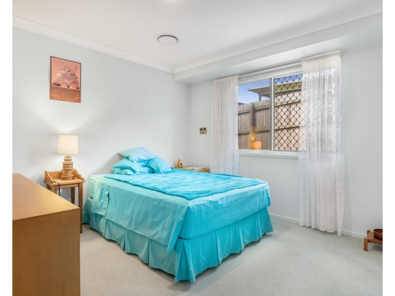 6 Valencia Court, Eatons Hill QLD 4037