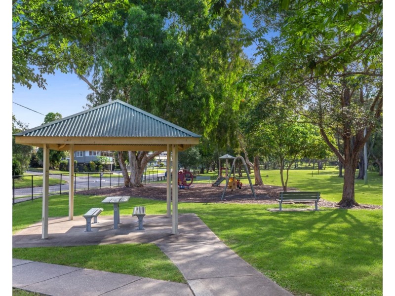 64 Dundalli Street, Chermside West QLD 4032