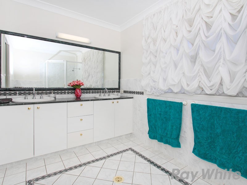 39 Constellation Crescent, Bridgeman Downs QLD 4035