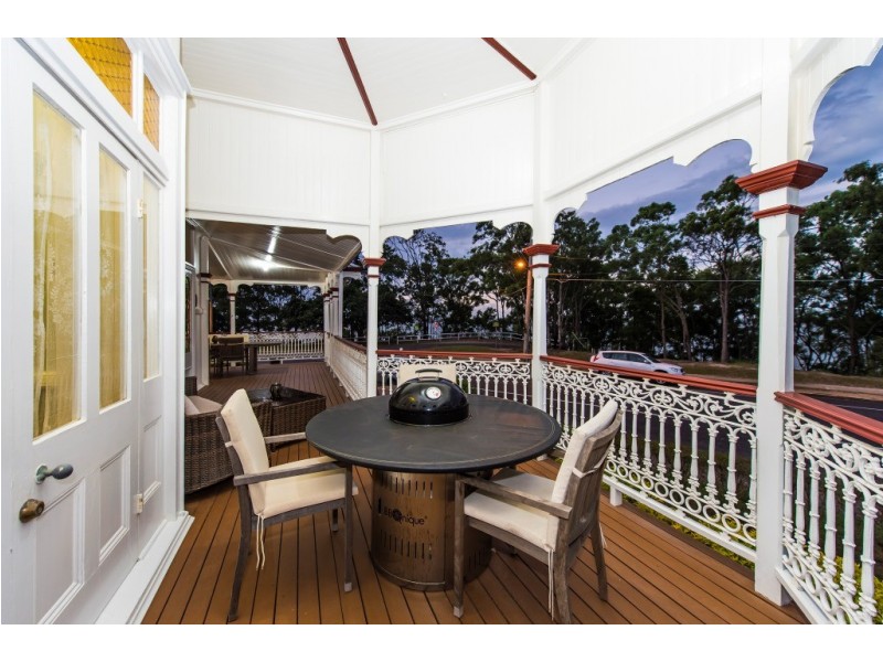 80 Park Parade, Shorncliffe QLD 4017