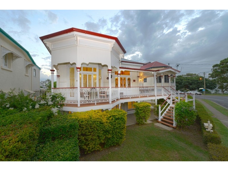 80 Park Parade, Shorncliffe QLD 4017