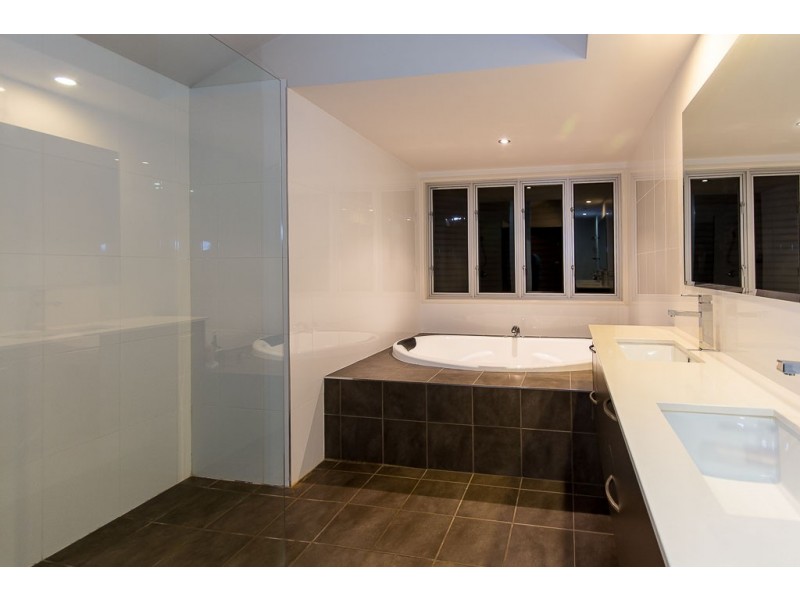 Bridgeman Downs QLD 4035