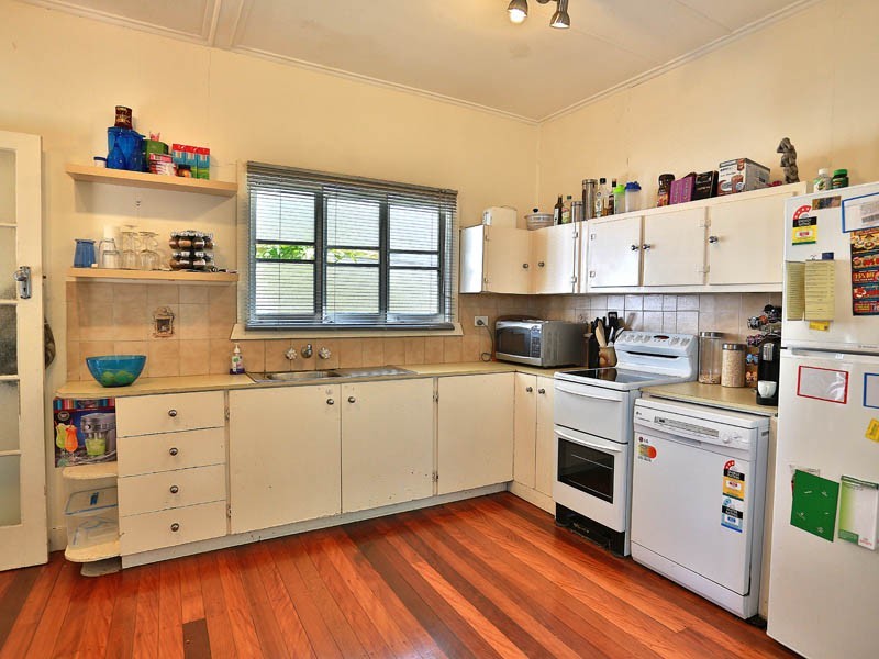 27 Halcomb Street, Zillmere QLD 4034