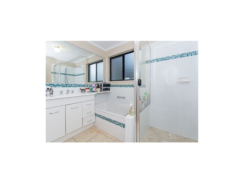 8 Manor Street, Taigum QLD 4018