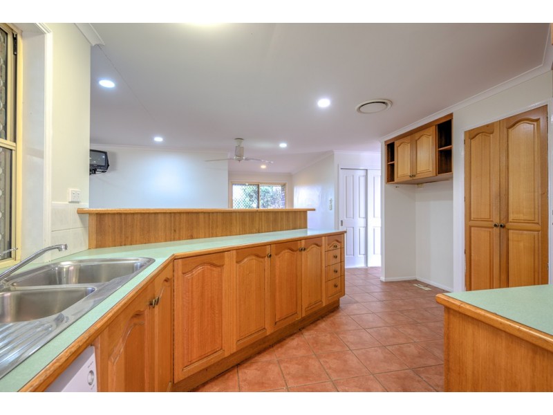 22 Queen Elizabeth Drive, Eatons Hill QLD 4037