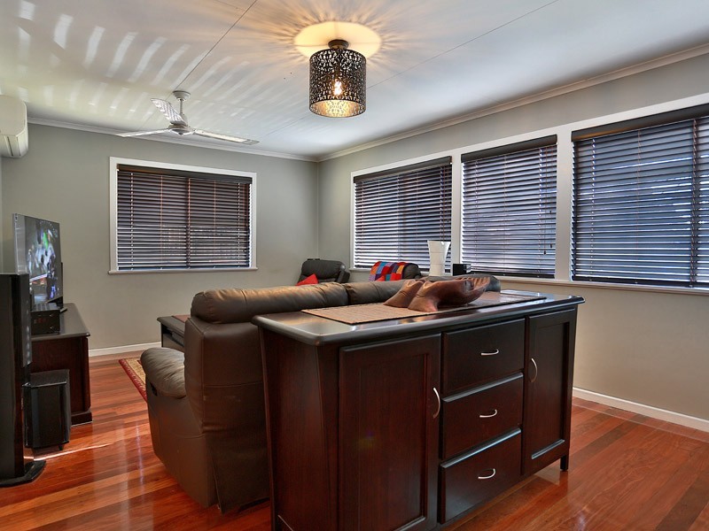 114 Landsboro Avenue, Boondall QLD 4034