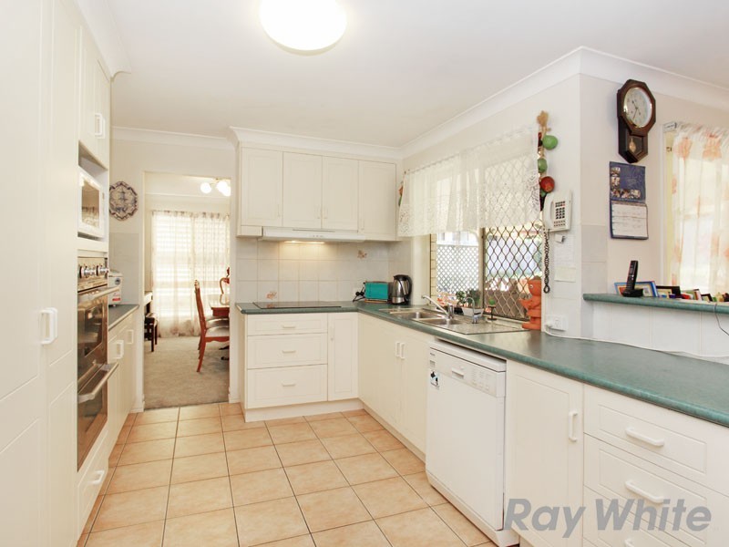 100 Bangalow Street, Bridgeman Downs QLD 4035