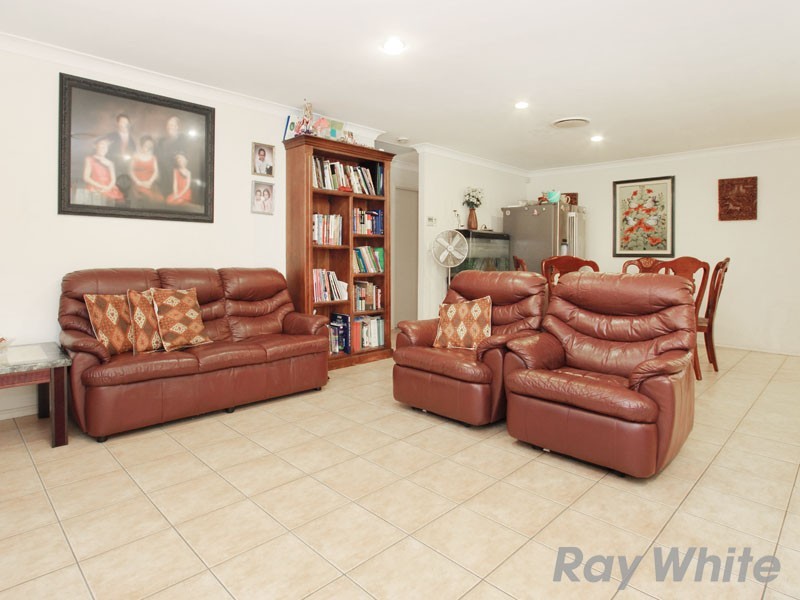 100 Bangalow Street, Bridgeman Downs QLD 4035