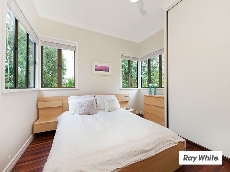 20 Gilpin Street, Shorncliffe QLD 4017