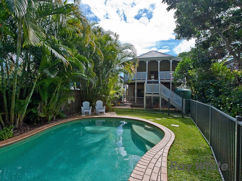 16 Kate Street, Shorncliffe QLD 4017