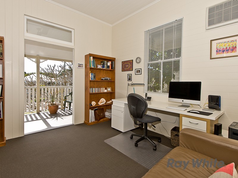 16 Kate Street, Shorncliffe QLD 4017