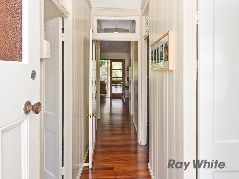 16 Kate Street, Shorncliffe QLD 4017