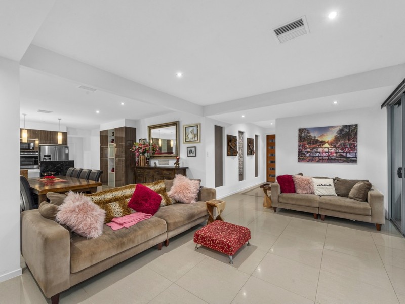 90 Stringybark Drive, Chermside West QLD 4032