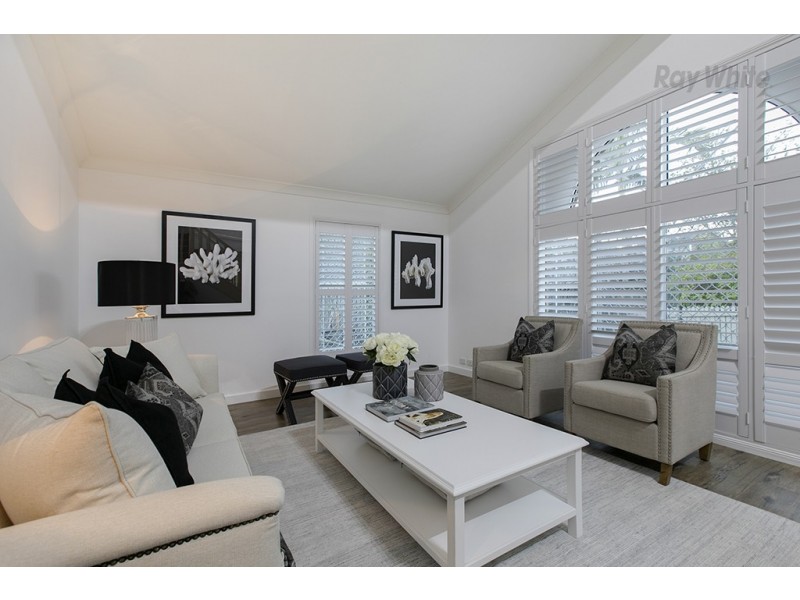 72 Oxford Crescent, Bridgeman Downs QLD 4035