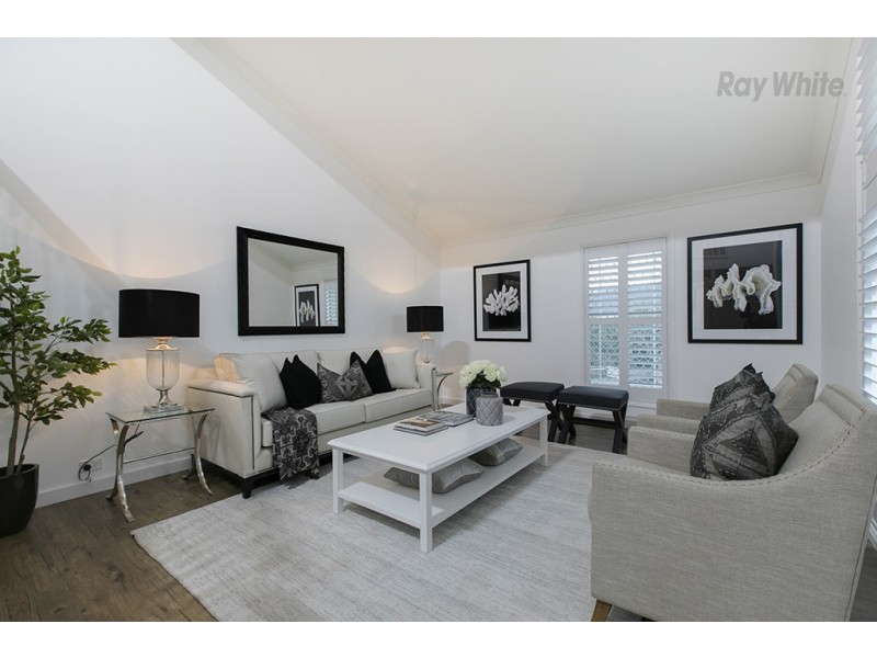 72 Oxford Crescent, Bridgeman Downs QLD 4035