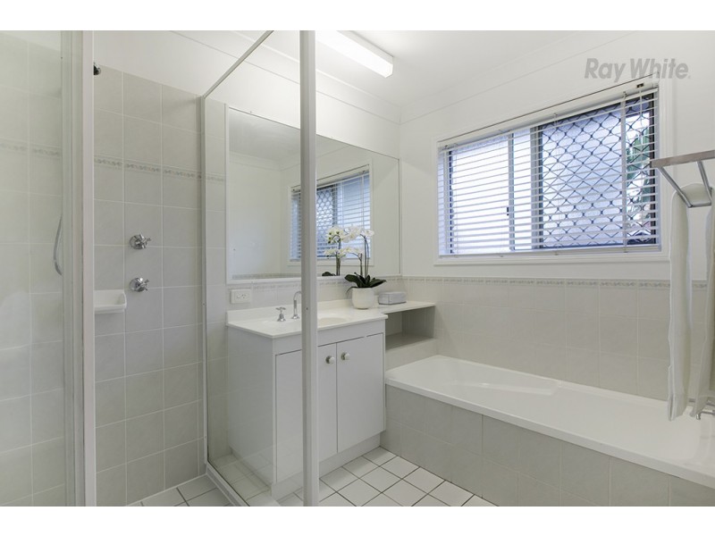 72 Oxford Crescent, Bridgeman Downs QLD 4035