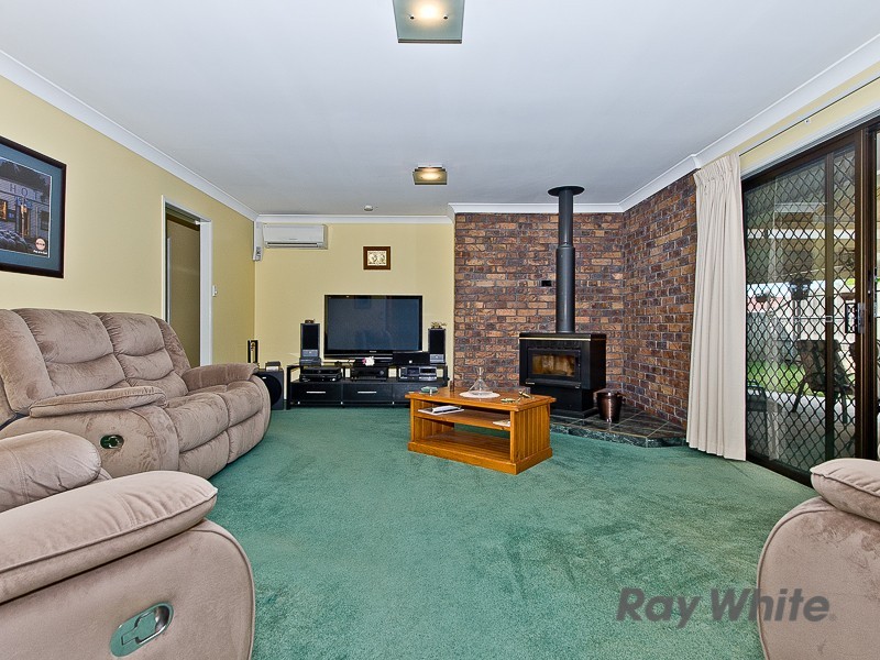 4 Lorenc Place, Bridgeman Downs QLD 4035
