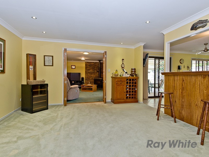 4 Lorenc Place, Bridgeman Downs QLD 4035