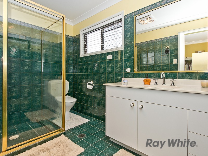 4 Lorenc Place, Bridgeman Downs QLD 4035