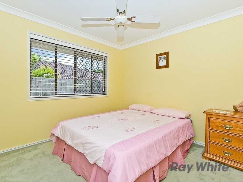 4 Lorenc Place, Bridgeman Downs QLD 4035