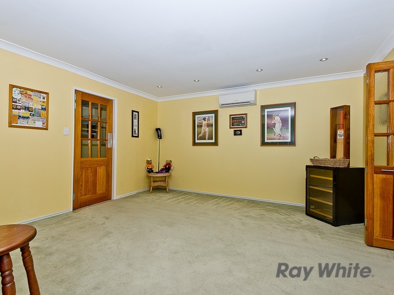 4 Lorenc Place, Bridgeman Downs QLD 4035