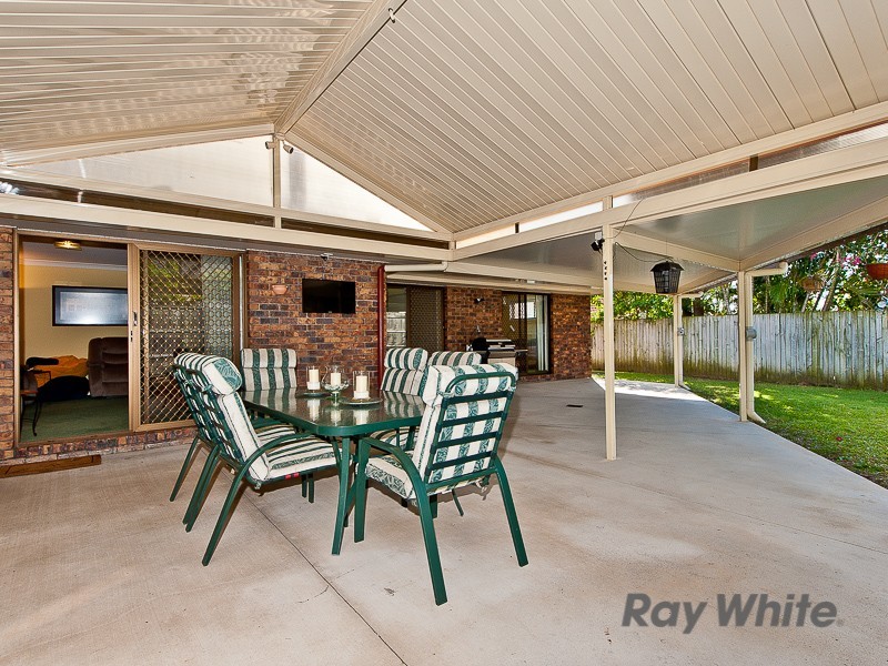 4 Lorenc Place, Bridgeman Downs QLD 4035