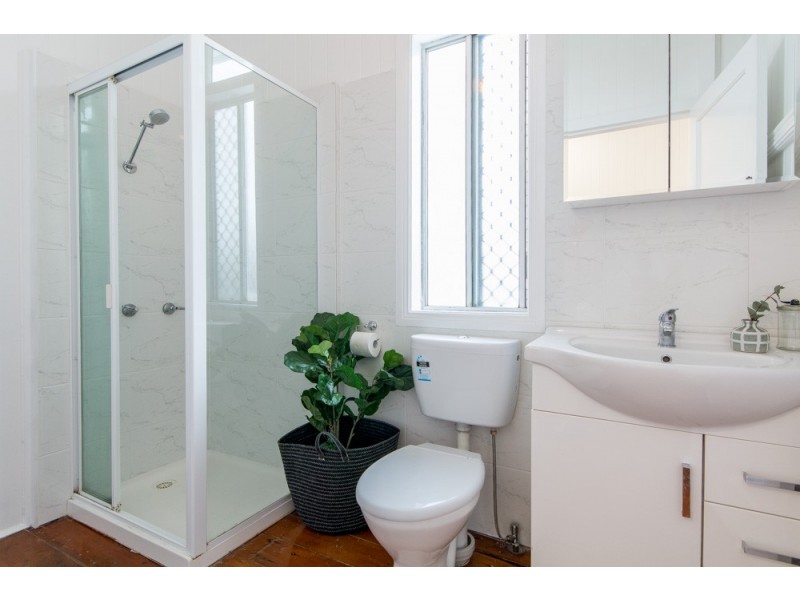 42 Adams Street, Deagon QLD 4017