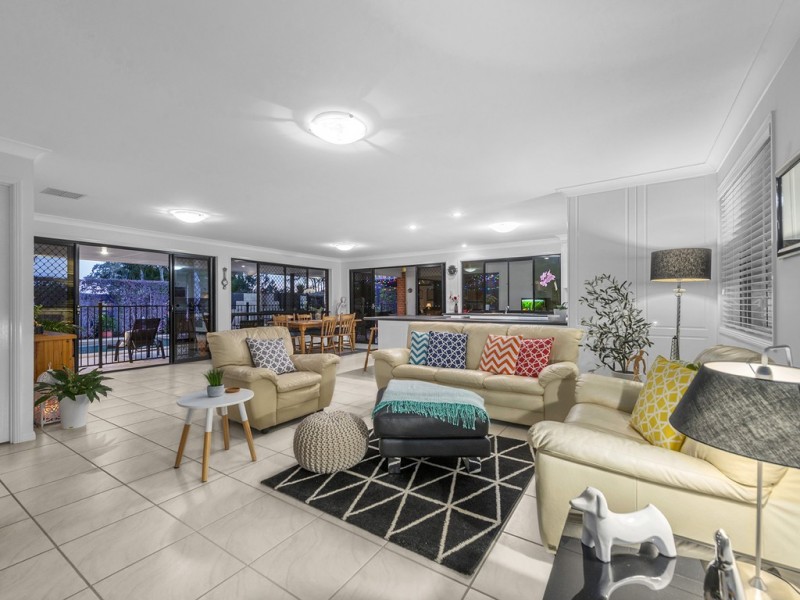 31 Chelsea Crescent, Bridgeman Downs QLD 4035