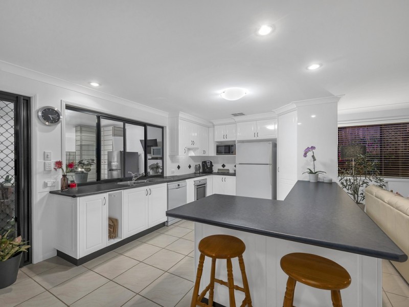 31 Chelsea Crescent, Bridgeman Downs QLD 4035