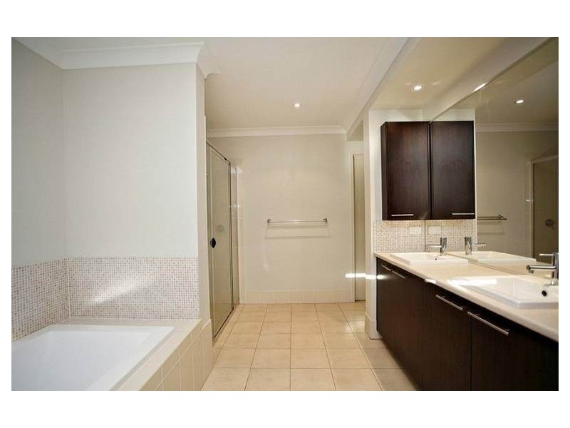 7 Hedge Court, Aspley QLD 4034