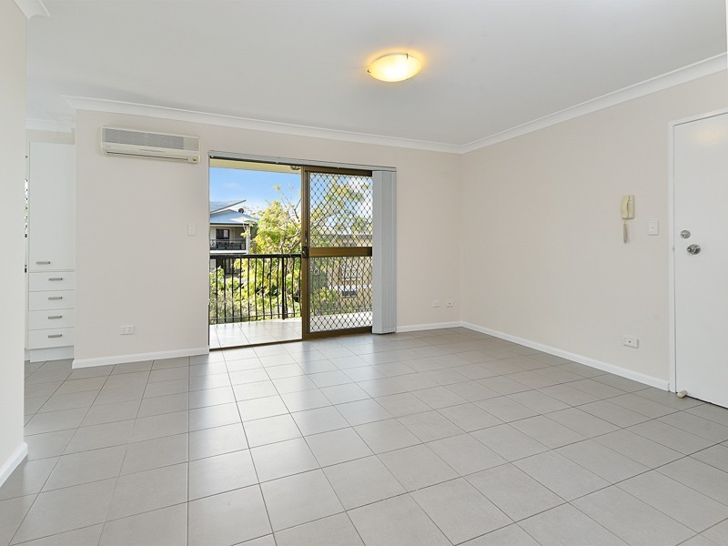 4/70 Hilltop Avenue, Chermside QLD 4032