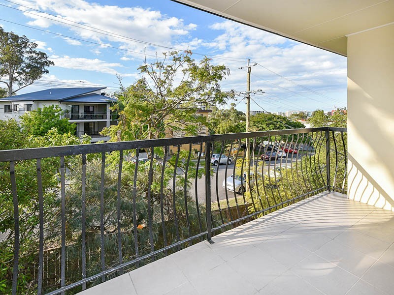4/70 Hilltop Avenue, Chermside QLD 4032