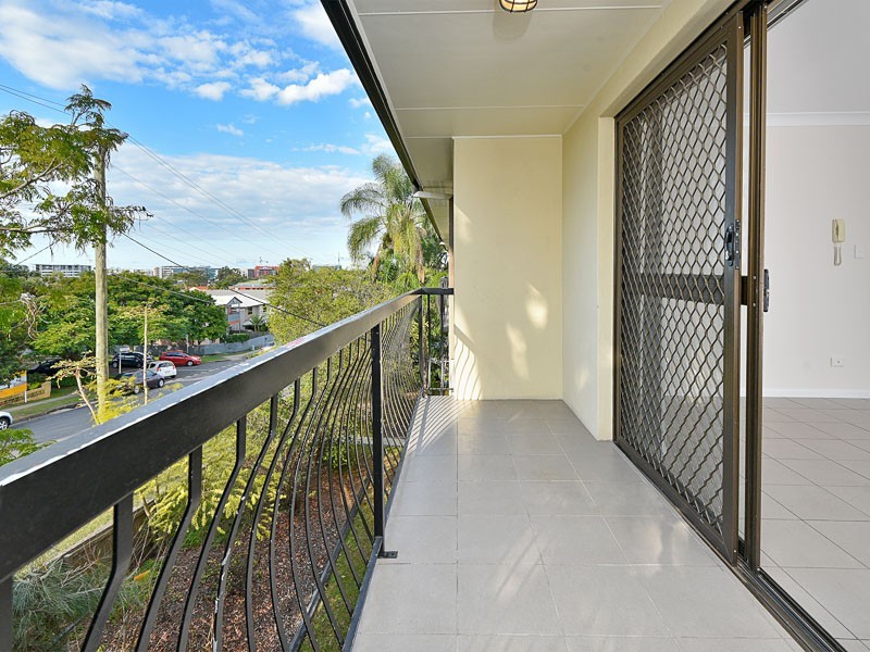 4/70 Hilltop Avenue, Chermside QLD 4032