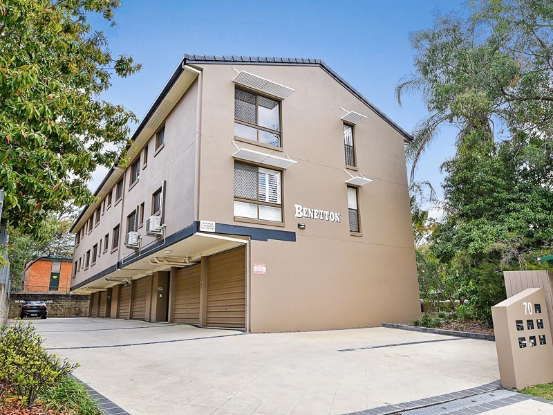 4/70 Hilltop Avenue, Chermside QLD 4032