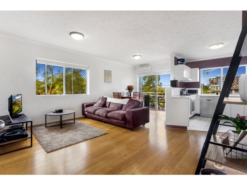 6/2 Surrey Street, Nundah QLD 4012