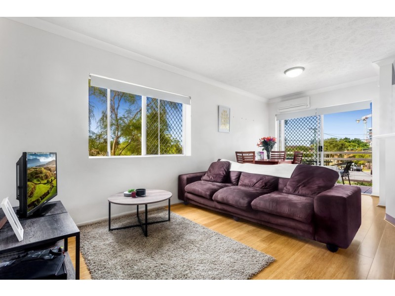 6/2 Surrey Street, Nundah QLD 4012