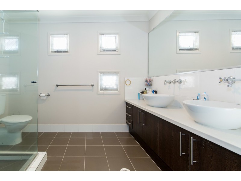 22 Caribou Crescent, Fitzgibbon QLD 4018