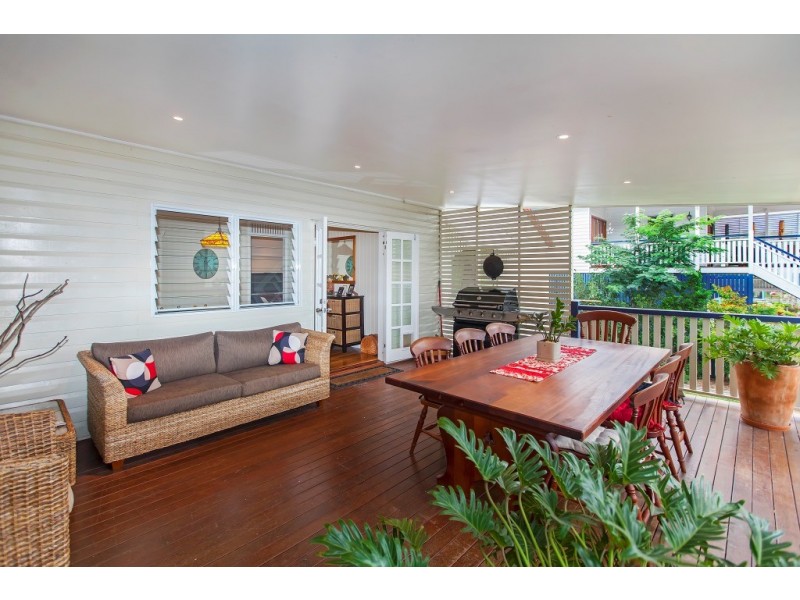 20 Robinson Street, Shorncliffe QLD 4017