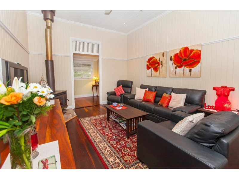 20 Robinson Street, Shorncliffe QLD 4017