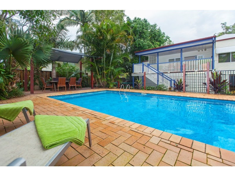 20 Robinson Street, Shorncliffe QLD 4017