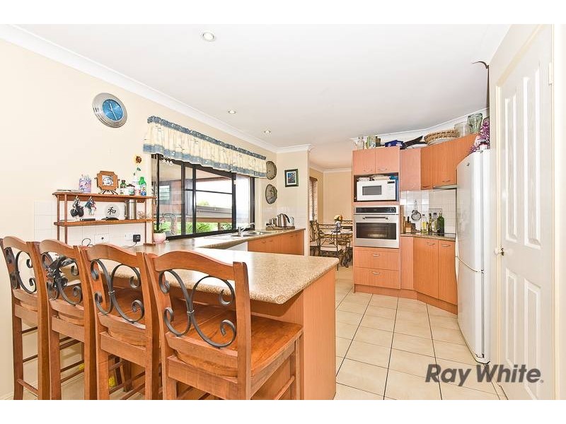 8 Bonsoir Court, Eatons Hill QLD 4037