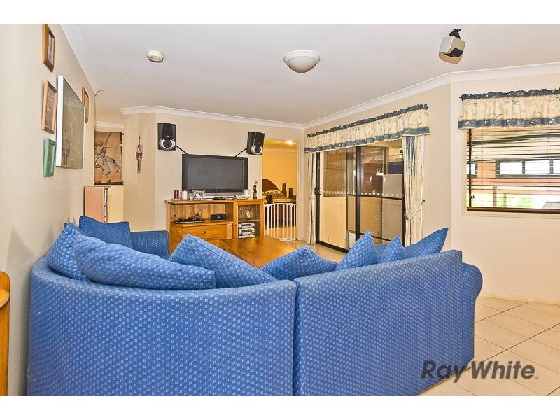 8 Bonsoir Court, Eatons Hill QLD 4037