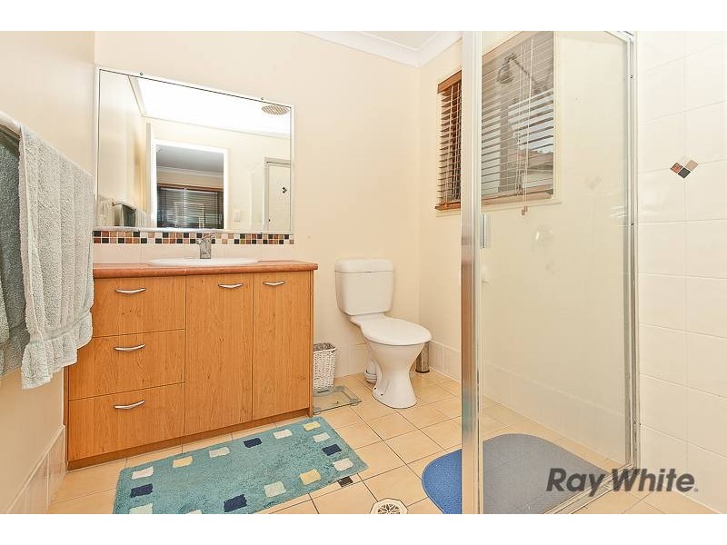 8 Bonsoir Court, Eatons Hill QLD 4037