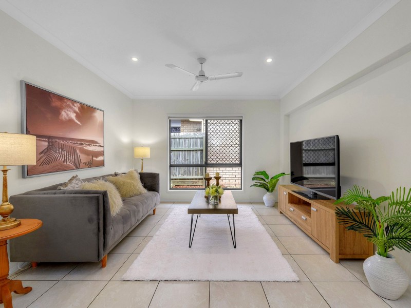 16 Rawlins Crescent, North Lakes QLD 4509