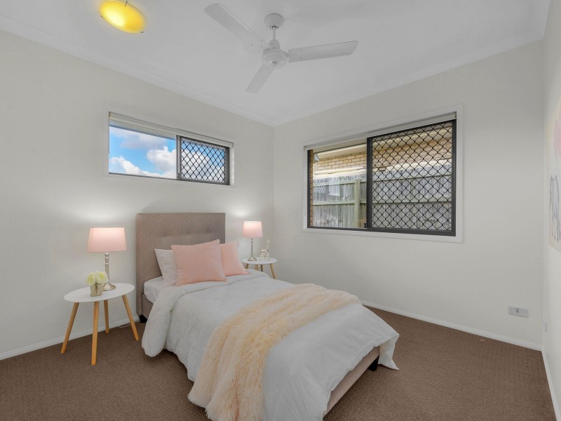 16 Rawlins Crescent, North Lakes QLD 4509