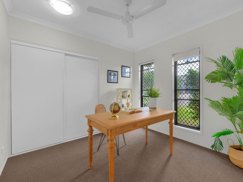 16 Rawlins Crescent, North Lakes QLD 4509